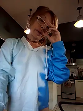 Snapshot of FrozenWaffle chatting on 2, 5, 2026 FrozenWaffle online show from 2, 5, 2026
