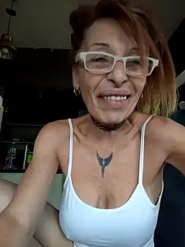Snapshot of FrozenWaffle chatting on 5, 5, 2026 FrozenWaffle online show from 5, 5, 2026