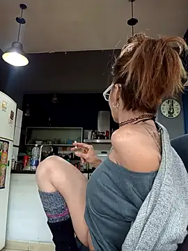 Snapshot of FrozenWaffle chatting on 9, 5, 2026 FrozenWaffle online show from 9, 5, 2026
