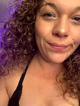 AuroraSummers online show from 6, 10, 2025