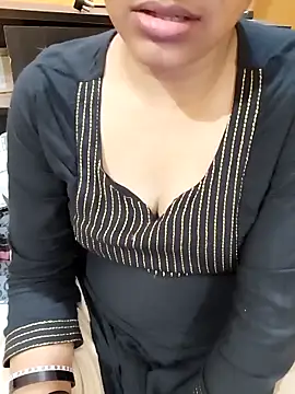 Snapshot of Diya_143 chatting on 23, 2, 2025 Diya 143 online show from 23, 2, 2025