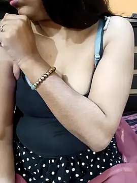 Snapshot of Diya_143 chatting on 5, 3, 2025 Diya 143 online show from 5, 3, 2025