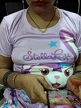 Snapshot of Diya_143 chatting on 13, 6, 2026 Diya 143 online show from 13, 6, 2026
