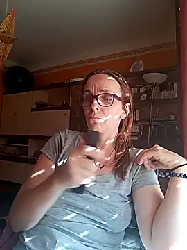 Dettybitch40 online show from 11, 9, 2025