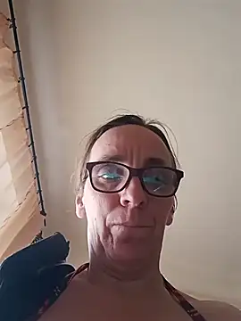 Dettybitch40 online show from 14, 2, 2026