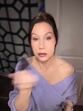 Fiona Kent  online show from 8, 12, 2024