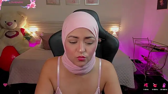 Snapshot of New_Arab_Kingdom chatting on 6, 10, 2025 New Arab Kingdom online show from 6, 10, 2025