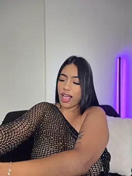 Sara mocca  online show from 10, 4, 2026