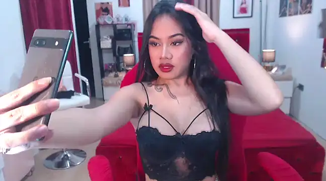 Snapshot of FrancineGarcia chatting on 12, 12, 2024 FrancineGarcia online show from 12, 12, 2024