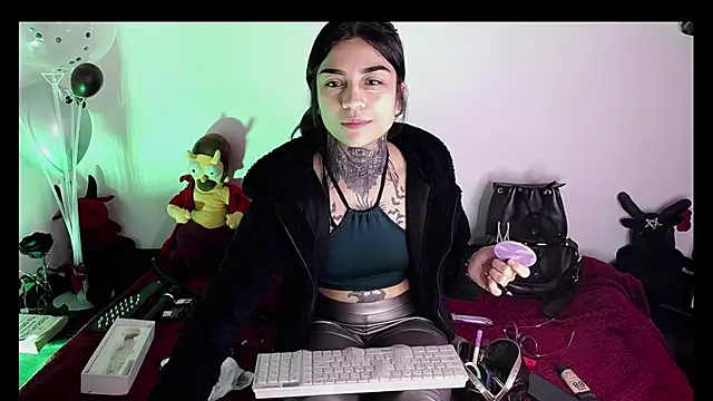 Snapshot of Ardat_Lili69 chatting on 5, 8, 2026 Ardat Lili69 online show from 5, 8, 2026