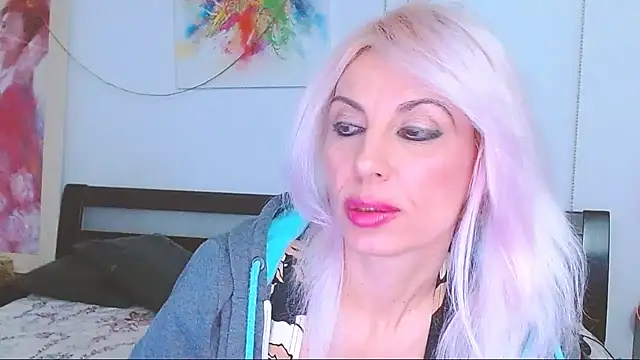 HoneyLara online show from 17, 2, 2025