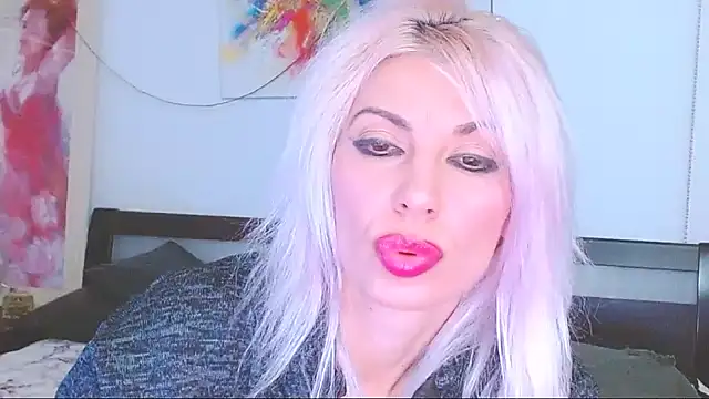 HoneyLara online show from 17, 2, 2025