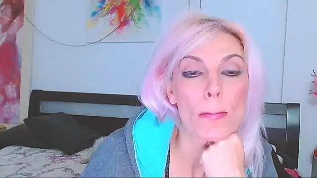 HoneyLara online show from 22, 2, 2025