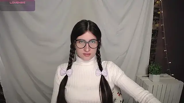 Snapshot of MaryEm976 chatting on 5, 12, 2024 MaryEm976 online show from 5, 12, 2024