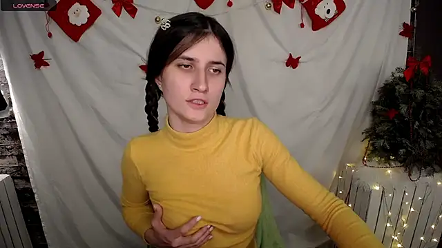 Snapshot of MaryEm976 chatting on 14, 12, 2024 MaryEm976 online show from 14, 12, 2024