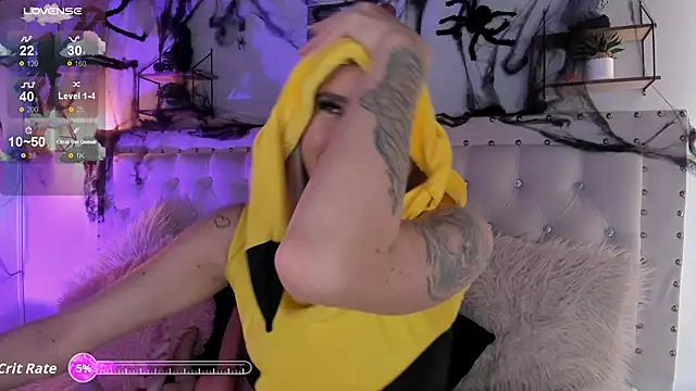 Atenea Klett  online show from 29, 10, 2025