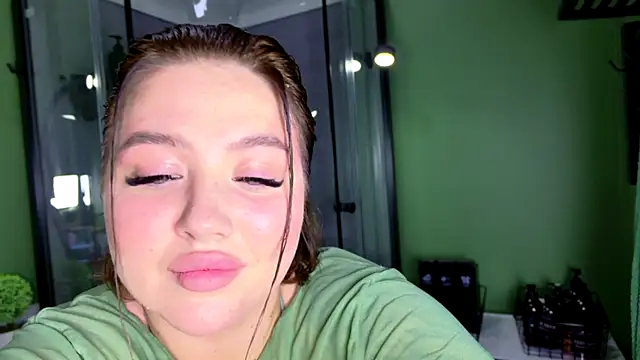 KylieLips online show from 30, 5, 2026