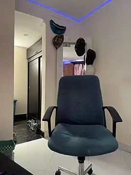 strongboy  online show from 28, 2, 2026