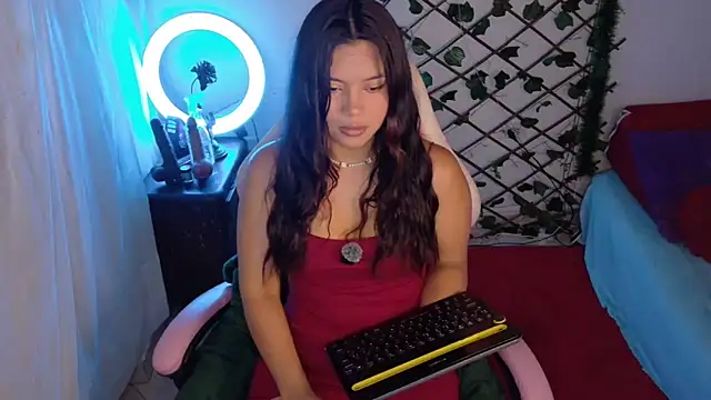 Snapshot of -Camila_ chatting on 28, 4, 2026 -Camila online show from 28, 4, 2026