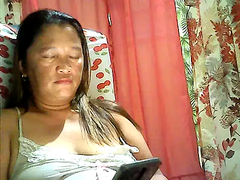 Snapshot of hott_scarlett chatting on 25, 4, 2026 hott scarlett online show from 25, 4, 2026