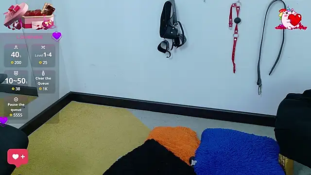 Catwhite  online show from 24, 2, 2025