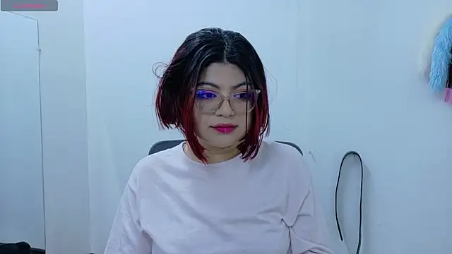 Catwhite  online show from 21, 3, 2025