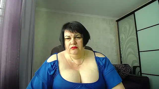 Snapshot of JuicyLady_Di chatting on 6, 6, 2026 JuicyLady Di online show from 6, 6, 2026