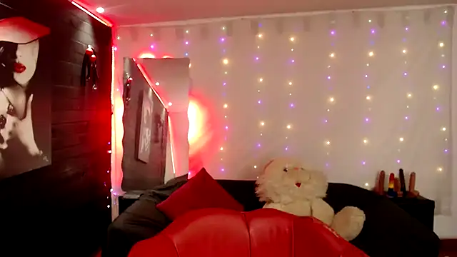 Snapshot of agatha_prime chatting on 4, 12, 2025 agatha prime online show from 4, 12, 2025