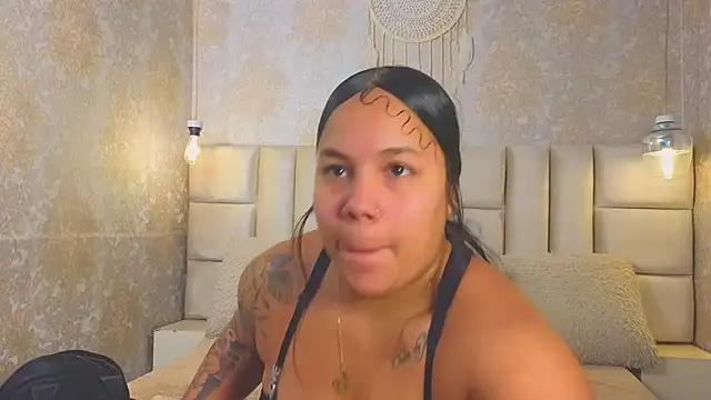 EmilyQueen3x online show from 4, 6, 2026