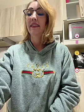 Snapshot of RAIRAsexy chatting on 11, 6, 2026 RAIRAsexy online show from 11, 6, 2026