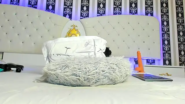 Snapshot of Aidasina chatting on 8, 2, 2025 Aidasina online show from 8, 2, 2025