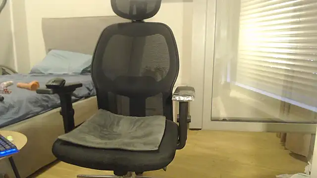 damarossa87 online show from 8, 4, 2026