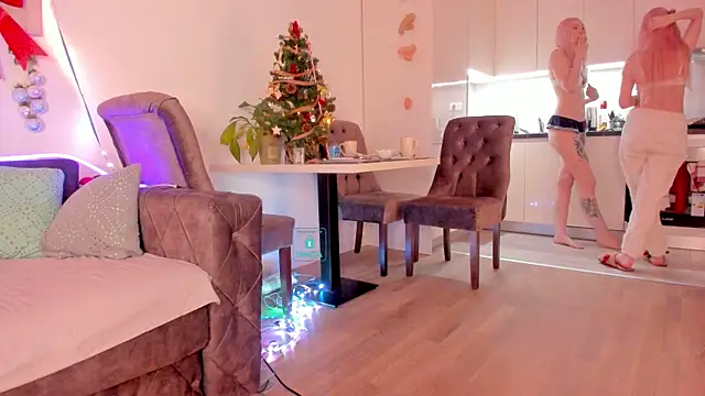 Snapshot of AlexRoseLiRed chatting on 6, 1, 2025 AlexRoseLiRed online show from 6, 1, 2025