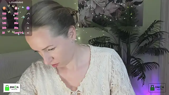 Snapshot of Queenymel chatting on 26, 5, 2026 Queenymel online show from 26, 5, 2026
