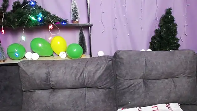 Snapshot of MilaLoona chatting on 9, 1, 2025 MilaLoona online show from 9, 1, 2025