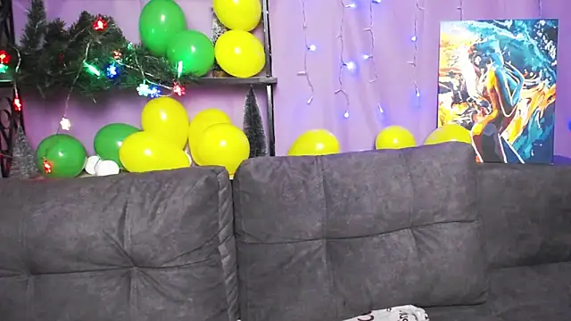 Snapshot of MilaLoona chatting on 11, 1, 2025 MilaLoona online show from 11, 1, 2025