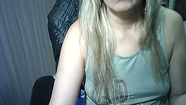 Snapshot of DianaRouse chatting on 16, 3, 2025 DianaRouse online show from 16, 3, 2025