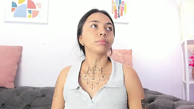 miss soffi  online show from 11, 1, 2025