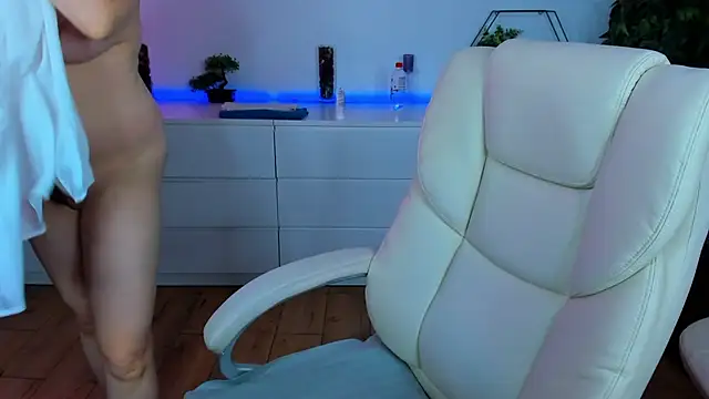 Kamilla Hot online show from 10, 10, 2025