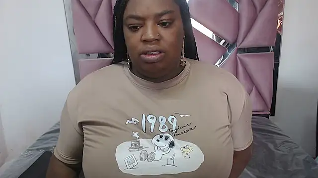 Snapshot of morenahott1 chatting on 26, 9, 2025 morenahott1 online show from 26, 9, 2025