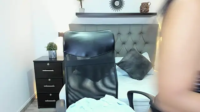 isabella florez online show from 1, 3, 2025