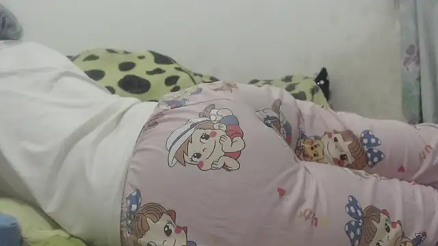 Kittywhiteass online show from 18, 2, 2025