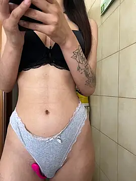 L000lita online show from 26, 6, 2026