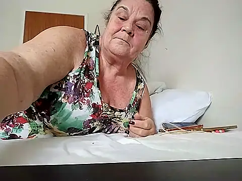 Snapshot of Yaya_Mineira chatting on 26, 9, 2025 Yaya Mineira online show from 26, 9, 2025