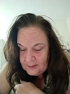 Snapshot of Yaya_Mineira chatting on 10, 10, 2025 Yaya Mineira online show from 10, 10, 2025