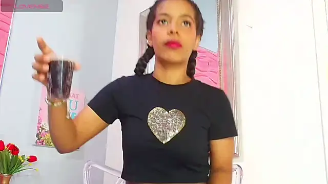Snapshot of _Valeria_Brown chatting on 6, 3, 2025 Valeria Brown online show from 6, 3, 2025