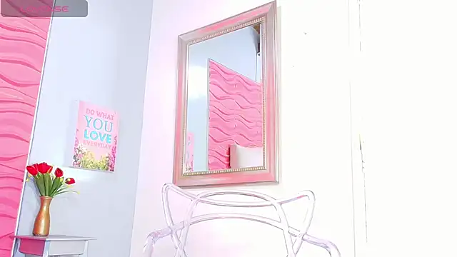 Snapshot of _Valeria_Brown chatting on 8, 3, 2025 Valeria Brown online show from 8, 3, 2025