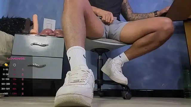 TomLover 12 online show from 8, 3, 2026