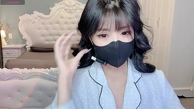 Mya Lee online show from 15, 2, 2026