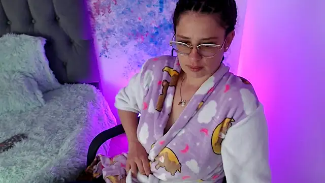Snapshot of Violeta_hornny chatting on 24, 12, 2024 Violeta hornny online show from 24, 12, 2024